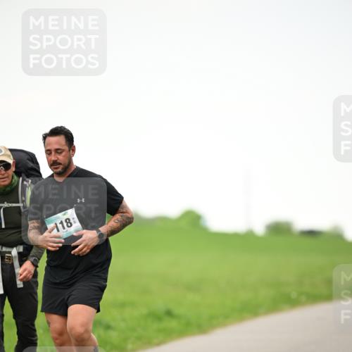 10.05.2026 - 8. Wedeler Halbmarathon Dr. Thomas Lammeyer http://msf.ph/oto/9715325 10.05.2026 12:26:15 Laufen 118 meine-sportfotos.de