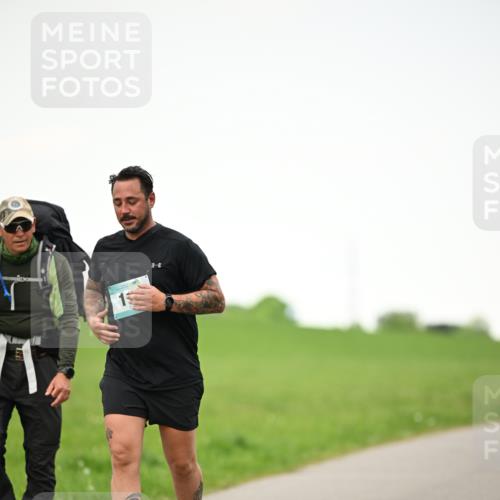 10.05.2026 - 8. Wedeler Halbmarathon Dr. Thomas Lammeyer http://msf.ph/oto/9715328 10.05.2026 12:26:15 Laufen  meine-sportfotos.de