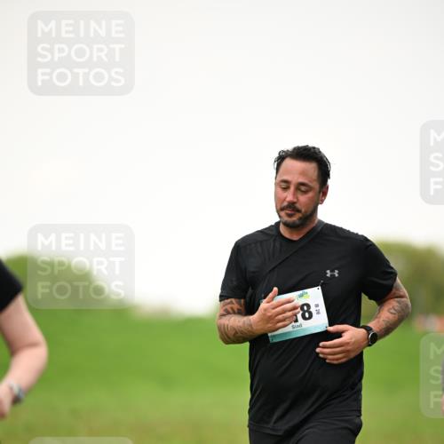 10.05.2026 - 8. Wedeler Halbmarathon Dr. Thomas Lammeyer http://msf.ph/oto/9715335 10.05.2026 12:26:17 Laufen  meine-sportfotos.de