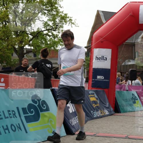 10.05.2026 - 8. Wedeler Halbmarathon Yannick Fuchs http://msf.ph/oto/9715337 10.05.2026 11:32:20 Ziel 325 meine-sportfotos.de