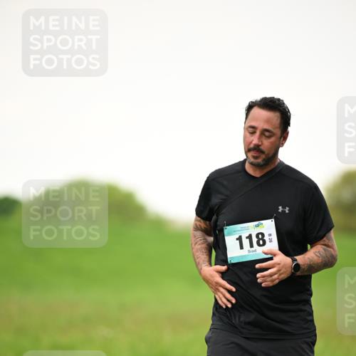 10.05.2026 - 8. Wedeler Halbmarathon Dr. Thomas Lammeyer http://msf.ph/oto/9715342 10.05.2026 12:26:18 Laufen 118 meine-sportfotos.de