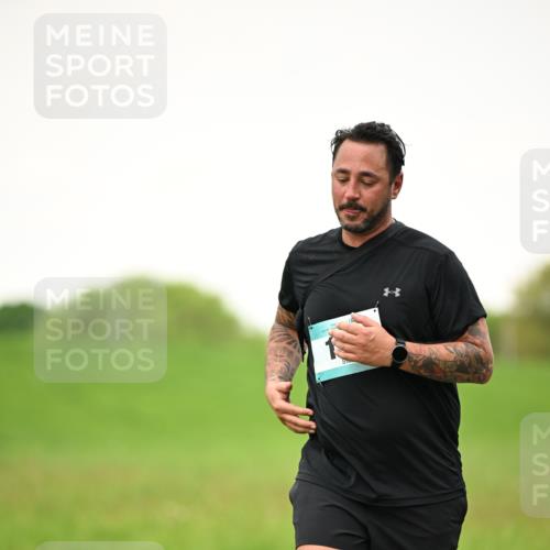 10.05.2026 - 8. Wedeler Halbmarathon Dr. Thomas Lammeyer http://msf.ph/oto/9715344 10.05.2026 12:26:18 Laufen  meine-sportfotos.de