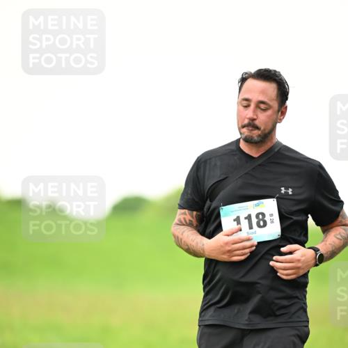 10.05.2026 - 8. Wedeler Halbmarathon Dr. Thomas Lammeyer http://msf.ph/oto/9715350 10.05.2026 12:26:18 Laufen 118 meine-sportfotos.de