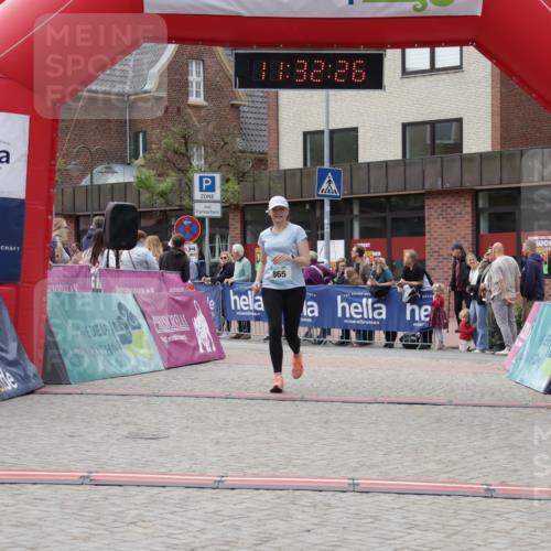 10.05.2026 - 8. Wedeler Halbmarathon Yannick Fuchs http://msf.ph/oto/9715352 10.05.2026 11:32:25 Ziel 865 meine-sportfotos.de
