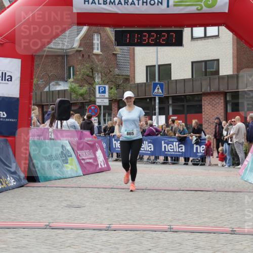 10.05.2026 - 8. Wedeler Halbmarathon Yannick Fuchs http://msf.ph/oto/9715361 10.05.2026 11:32:25 Ziel 865 meine-sportfotos.de