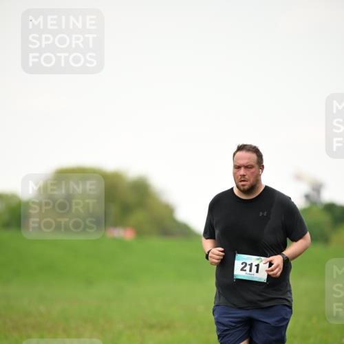10.05.2026 - 8. Wedeler Halbmarathon Dr. Thomas Lammeyer http://msf.ph/oto/9715364 10.05.2026 12:26:48 Laufen 211 meine-sportfotos.de