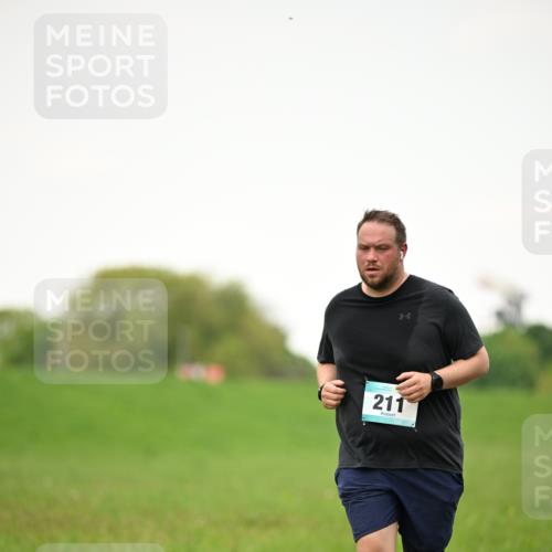 10.05.2026 - 8. Wedeler Halbmarathon Dr. Thomas Lammeyer http://msf.ph/oto/9715368 10.05.2026 12:26:49 Laufen 211 meine-sportfotos.de