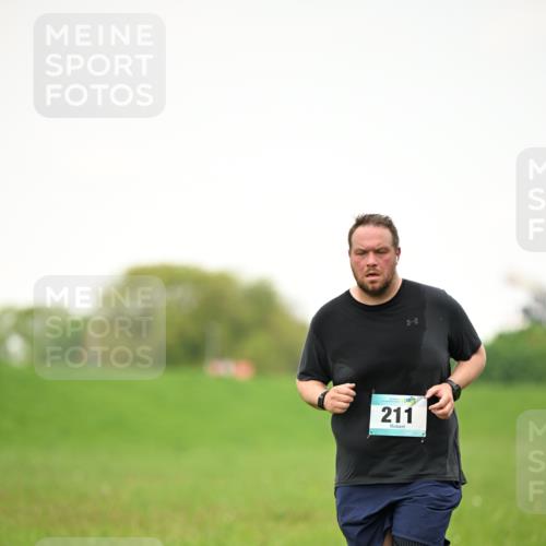 10.05.2026 - 8. Wedeler Halbmarathon Dr. Thomas Lammeyer http://msf.ph/oto/9715371 10.05.2026 12:26:49 Laufen 211 meine-sportfotos.de