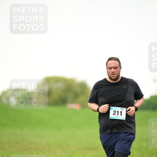 10.05.2026 - 8. Wedeler Halbmarathon Dr. Thomas Lammeyer http://msf.ph/oto/9715373 10.05.2026 12:26:49 Laufen 211 meine-sportfotos.de
