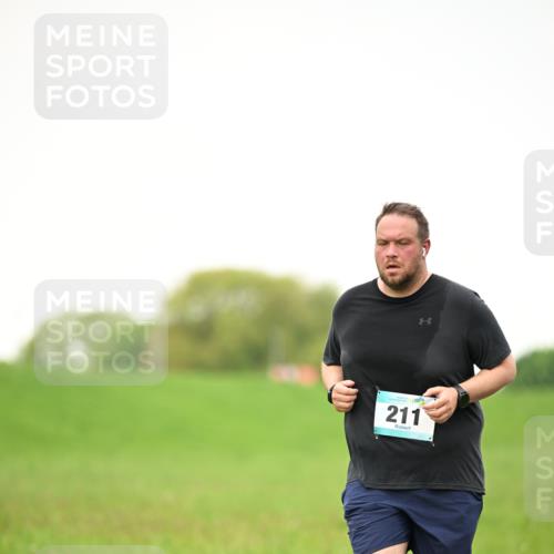 10.05.2026 - 8. Wedeler Halbmarathon Dr. Thomas Lammeyer http://msf.ph/oto/9715377 10.05.2026 12:26:49 Laufen 211 meine-sportfotos.de