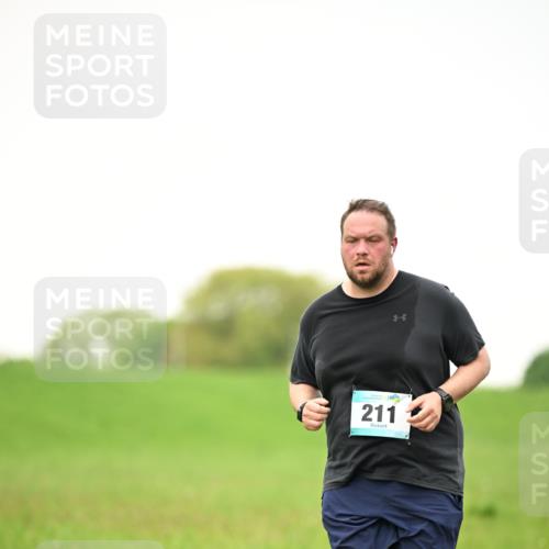 10.05.2026 - 8. Wedeler Halbmarathon Dr. Thomas Lammeyer http://msf.ph/oto/9715379 10.05.2026 12:26:49 Laufen 211 meine-sportfotos.de