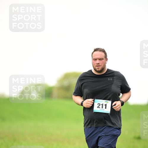 10.05.2026 - 8. Wedeler Halbmarathon Dr. Thomas Lammeyer http://msf.ph/oto/9715382 10.05.2026 12:26:50 Laufen 211 meine-sportfotos.de