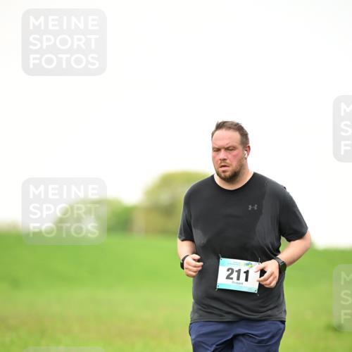 10.05.2026 - 8. Wedeler Halbmarathon Dr. Thomas Lammeyer http://msf.ph/oto/9715384 10.05.2026 12:26:50 Laufen 211 meine-sportfotos.de
