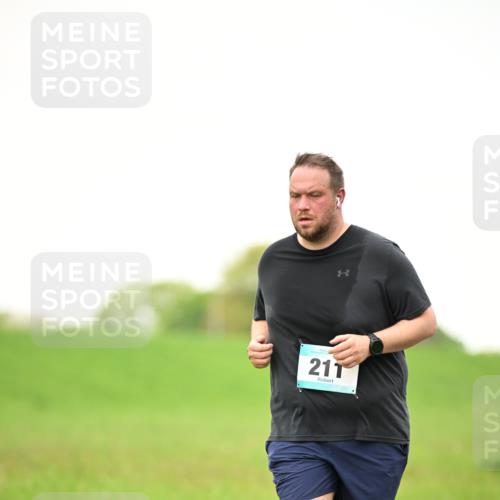 10.05.2026 - 8. Wedeler Halbmarathon Dr. Thomas Lammeyer http://msf.ph/oto/9715386 10.05.2026 12:26:50 Laufen 211 meine-sportfotos.de