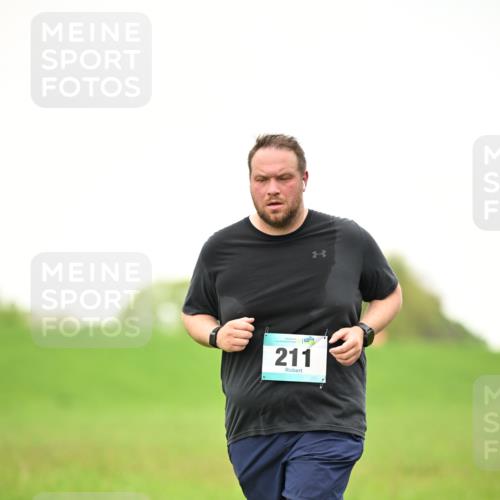 10.05.2026 - 8. Wedeler Halbmarathon Dr. Thomas Lammeyer http://msf.ph/oto/9715392 10.05.2026 12:26:50 Laufen 211 meine-sportfotos.de