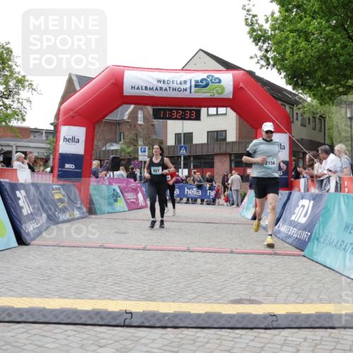 10.05.2026 - 8. Wedeler Halbmarathon Yannick Fuchs http://msf.ph/oto/9715409 10.05.2026 11:32:32 Ziel 827, 944, 2156 meine-sportfotos.de