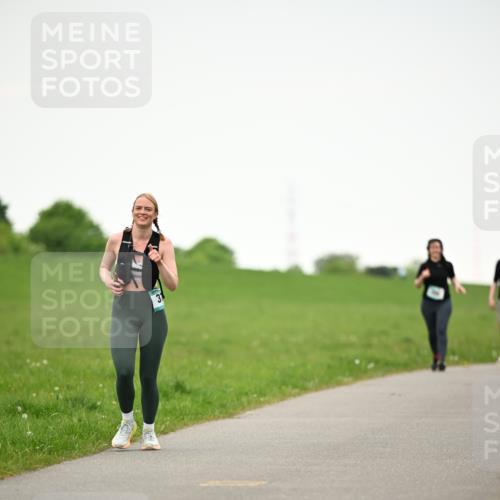 10.05.2026 - 8. Wedeler Halbmarathon Dr. Thomas Lammeyer http://msf.ph/oto/9715440 10.05.2026 12:27:45 Laufen  meine-sportfotos.de