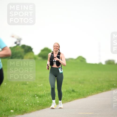10.05.2026 - 8. Wedeler Halbmarathon Dr. Thomas Lammeyer http://msf.ph/oto/9715449 10.05.2026 12:27:45 Laufen  meine-sportfotos.de