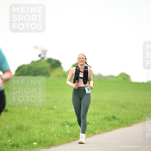 10.05.2026 - 8. Wedeler Halbmarathon Dr. Thomas Lammeyer http://msf.ph/oto/9715457 10.05.2026 12:27:46 Laufen  meine-sportfotos.de