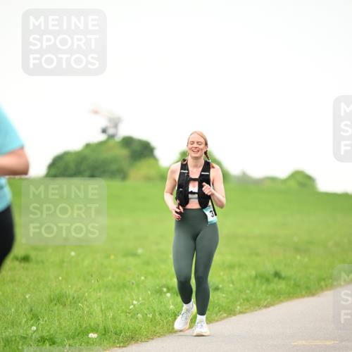 10.05.2026 - 8. Wedeler Halbmarathon Dr. Thomas Lammeyer http://msf.ph/oto/9715459 10.05.2026 12:27:46 Laufen  meine-sportfotos.de