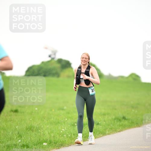 10.05.2026 - 8. Wedeler Halbmarathon Dr. Thomas Lammeyer http://msf.ph/oto/9715460 10.05.2026 12:27:46 Laufen  meine-sportfotos.de