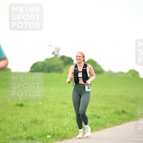 10.05.2026 - 8. Wedeler Halbmarathon Dr. Thomas Lammeyer http://msf.ph/oto/9715465 10.05.2026 12:27:47 Laufen  meine-sportfotos.de