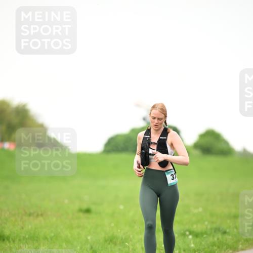10.05.2026 - 8. Wedeler Halbmarathon Dr. Thomas Lammeyer http://msf.ph/oto/9715477 10.05.2026 12:27:48 Laufen  meine-sportfotos.de