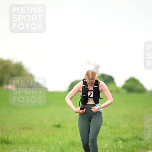 10.05.2026 - 8. Wedeler Halbmarathon Dr. Thomas Lammeyer http://msf.ph/oto/9715483 10.05.2026 12:27:48 Laufen  meine-sportfotos.de