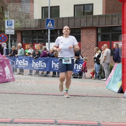 10.05.2026 - 8. Wedeler Halbmarathon Yannick Fuchs http://msf.ph/oto/9715485 10.05.2026 11:32:43 Ziel 244, 928, 2016, 2127 meine-sportfotos.de
