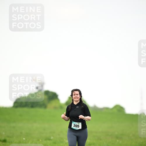 10.05.2026 - 8. Wedeler Halbmarathon Dr. Thomas Lammeyer http://msf.ph/oto/9715520 10.05.2026 12:27:57 Laufen 205 meine-sportfotos.de