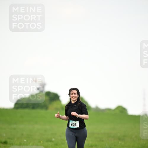 10.05.2026 - 8. Wedeler Halbmarathon Dr. Thomas Lammeyer http://msf.ph/oto/9715521 10.05.2026 12:27:57 Laufen 205 meine-sportfotos.de