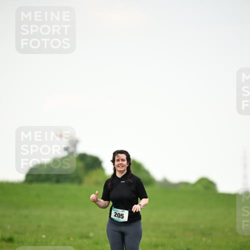 10.05.2026 - 8. Wedeler Halbmarathon Dr. Thomas Lammeyer http://msf.ph/oto/9715523 10.05.2026 12:27:57 Laufen 205 meine-sportfotos.de