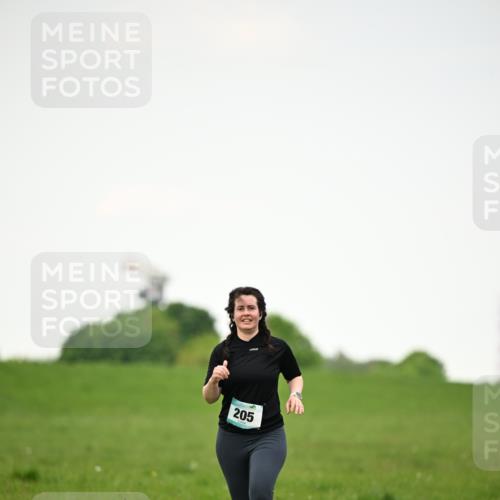 10.05.2026 - 8. Wedeler Halbmarathon Dr. Thomas Lammeyer http://msf.ph/oto/9715525 10.05.2026 12:27:58 Laufen 205 meine-sportfotos.de