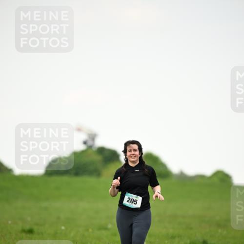 10.05.2026 - 8. Wedeler Halbmarathon Dr. Thomas Lammeyer http://msf.ph/oto/9715526 10.05.2026 12:27:58 Laufen 205 meine-sportfotos.de