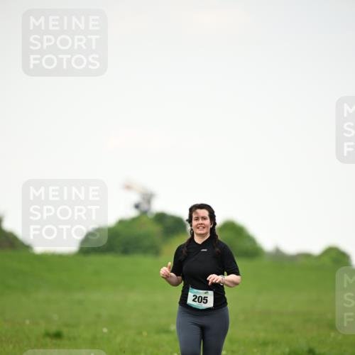 10.05.2026 - 8. Wedeler Halbmarathon Dr. Thomas Lammeyer http://msf.ph/oto/9715528 10.05.2026 12:27:58 Laufen 205 meine-sportfotos.de