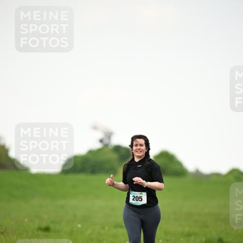 10.05.2026 - 8. Wedeler Halbmarathon Dr. Thomas Lammeyer http://msf.ph/oto/9715529 10.05.2026 12:27:58 Laufen 205 meine-sportfotos.de