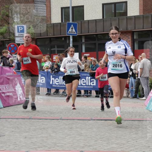 10.05.2026 - 8. Wedeler Halbmarathon Yannick Fuchs http://msf.ph/oto/9715537 10.05.2026 11:32:47 Ziel 244, 654, 656, 943, 2016 meine-sportfotos.de