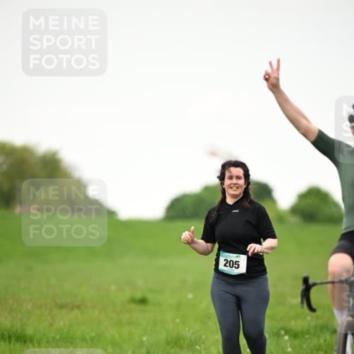 10.05.2026 - 8. Wedeler Halbmarathon Dr. Thomas Lammeyer http://msf.ph/oto/9715538 10.05.2026 12:27:59 Laufen 205 meine-sportfotos.de