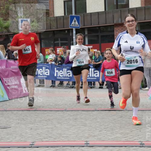10.05.2026 - 8. Wedeler Halbmarathon Yannick Fuchs http://msf.ph/oto/9715544 10.05.2026 11:32:48 Ziel 244, 654, 656, 661, 943, 2016 meine-sportfotos.de