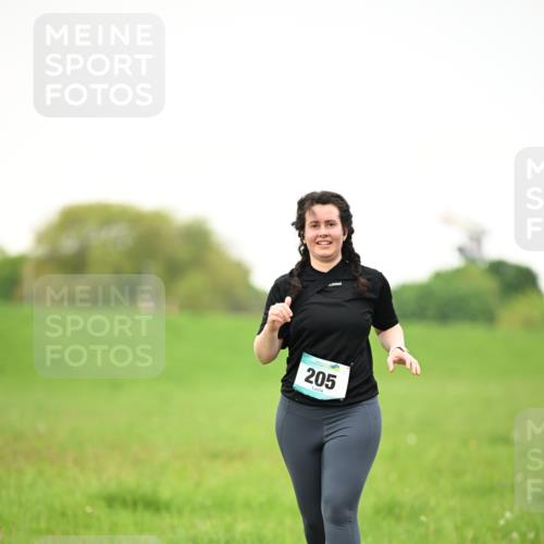 10.05.2026 - 8. Wedeler Halbmarathon Dr. Thomas Lammeyer http://msf.ph/oto/9715549 10.05.2026 12:28:00 Laufen 205 meine-sportfotos.de