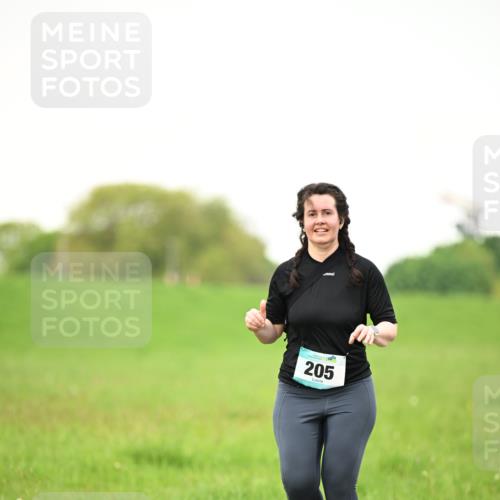 10.05.2026 - 8. Wedeler Halbmarathon Dr. Thomas Lammeyer http://msf.ph/oto/9715551 10.05.2026 12:28:00 Laufen 205 meine-sportfotos.de