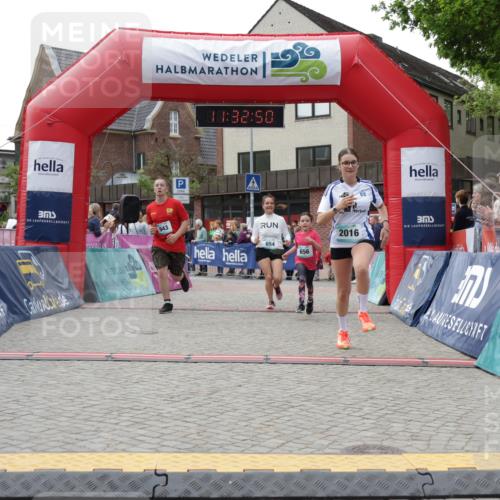 10.05.2026 - 8. Wedeler Halbmarathon Yannick Fuchs http://msf.ph/oto/9715552 10.05.2026 11:32:48 Ziel 244, 654, 656, 661, 943, 2016 meine-sportfotos.de