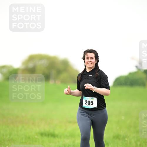 10.05.2026 - 8. Wedeler Halbmarathon Dr. Thomas Lammeyer http://msf.ph/oto/9715553 10.05.2026 12:28:01 Laufen 205 meine-sportfotos.de