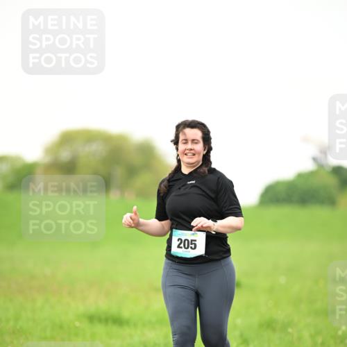 10.05.2026 - 8. Wedeler Halbmarathon Dr. Thomas Lammeyer http://msf.ph/oto/9715554 10.05.2026 12:28:01 Laufen 205 meine-sportfotos.de
