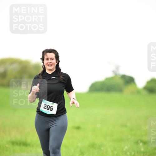 10.05.2026 - 8. Wedeler Halbmarathon Dr. Thomas Lammeyer http://msf.ph/oto/9715556 10.05.2026 12:28:01 Laufen 205 meine-sportfotos.de