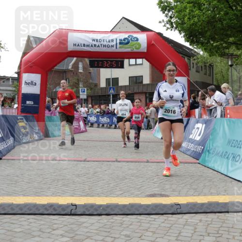 10.05.2026 - 8. Wedeler Halbmarathon Yannick Fuchs http://msf.ph/oto/9715564 10.05.2026 11:32:49 Ziel 244, 654, 656, 661, 943, 2016 meine-sportfotos.de