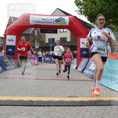 10.05.2026 - 8. Wedeler Halbmarathon Yannick Fuchs http://msf.ph/oto/9715572 10.05.2026 11:32:49 Ziel 244, 654, 656, 661, 943, 2016 meine-sportfotos.de