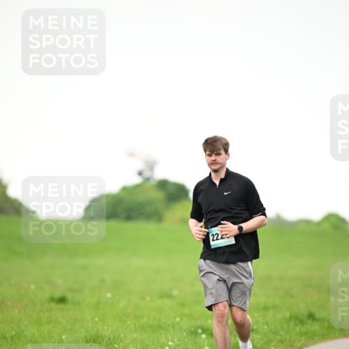 10.05.2026 - 8. Wedeler Halbmarathon Dr. Thomas Lammeyer http://msf.ph/oto/9715602 10.05.2026 12:28:07 Laufen 222 meine-sportfotos.de