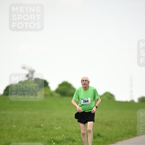 10.05.2026 - 8. Wedeler Halbmarathon Dr. Thomas Lammeyer http://msf.ph/oto/9715605 10.05.2026 12:28:59 Laufen 394 meine-sportfotos.de