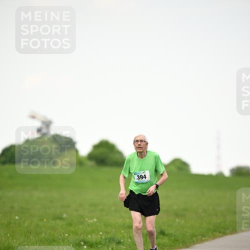 10.05.2026 - 8. Wedeler Halbmarathon Dr. Thomas Lammeyer http://msf.ph/oto/9715611 10.05.2026 12:28:59 Laufen 394 meine-sportfotos.de